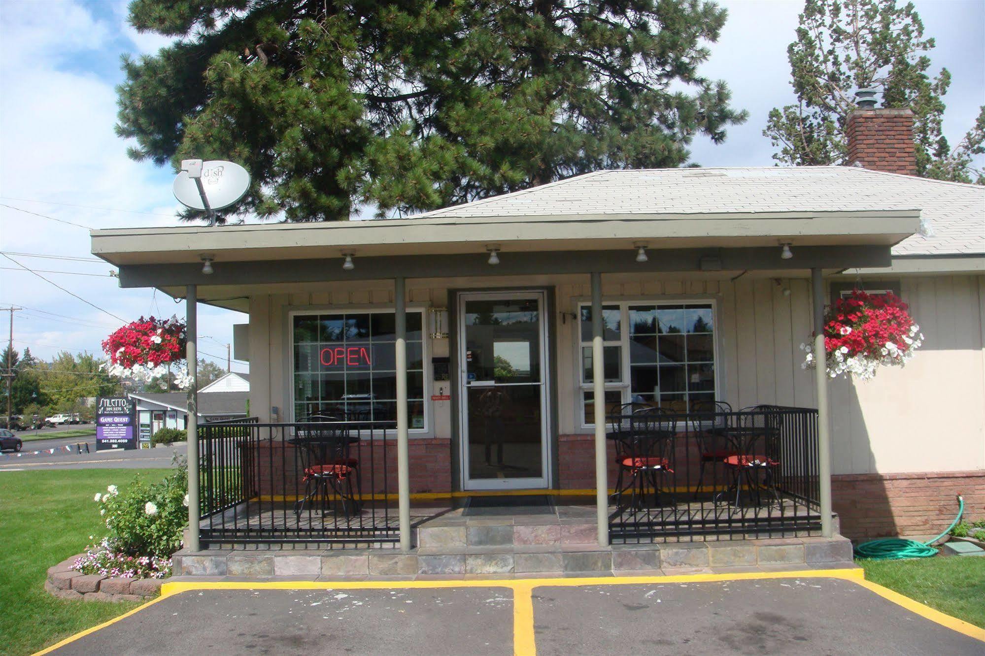 Cascade Motel 4*